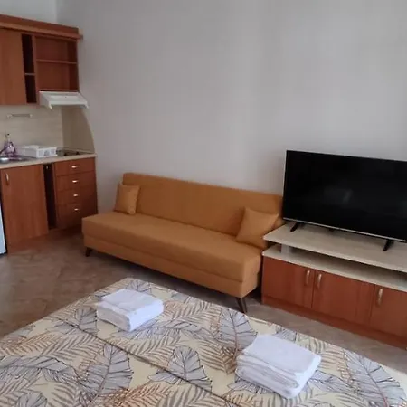 Plaza - - Sunny * Slăntjev Brjag