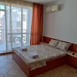 Plaza - - Sunny ساني بيتش